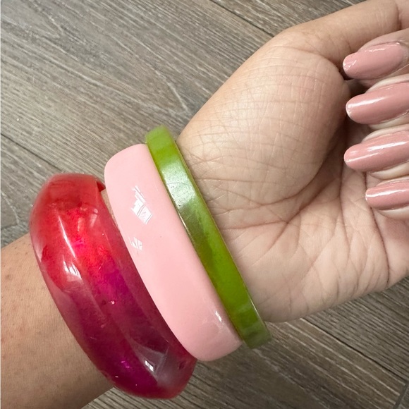 Jewelry - set of authentic vintage pink and green lucite bracelets from the 80s